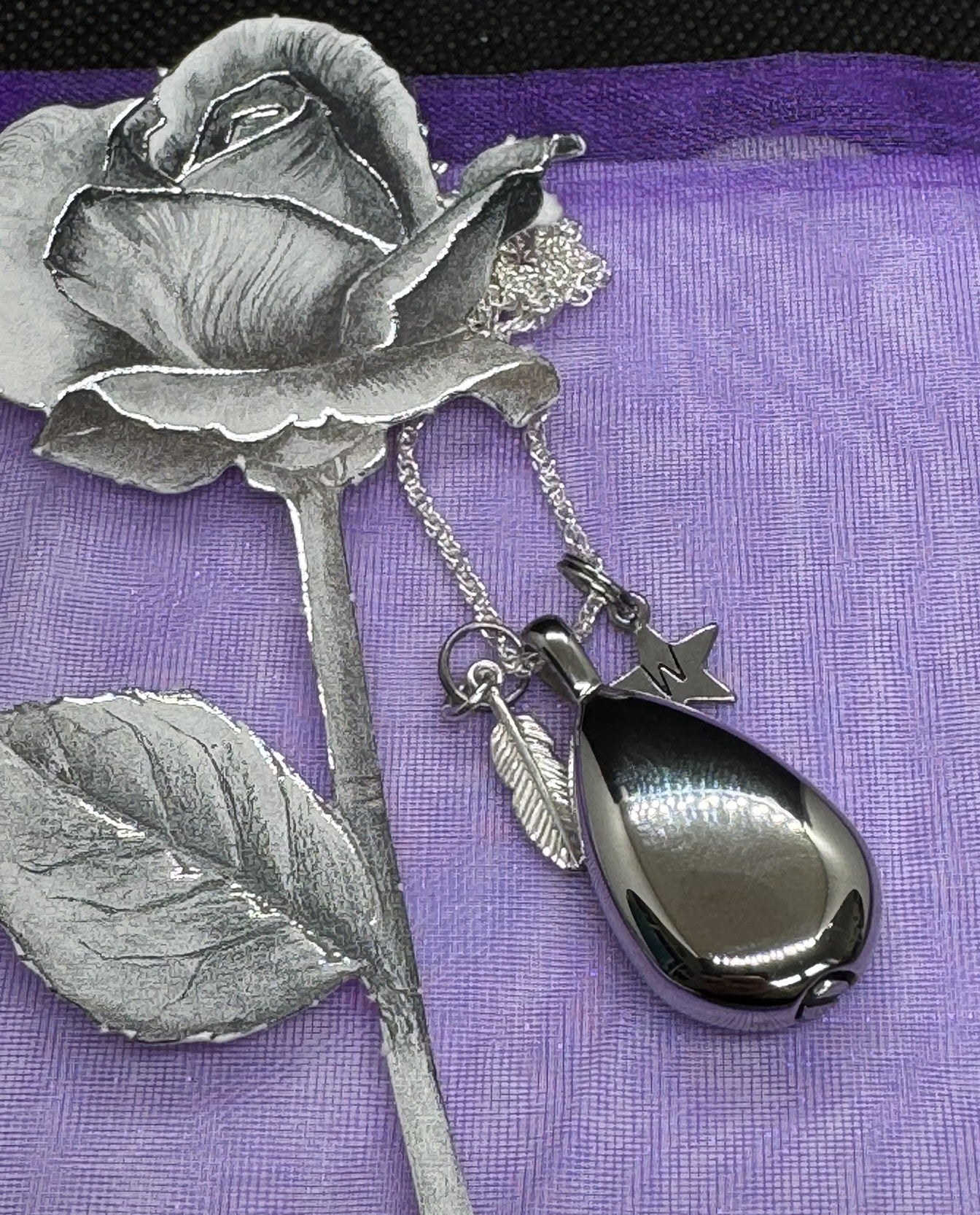Handmade Memorial Jewellery - Keepsake Jewellery - Custom Ashes Jewellery