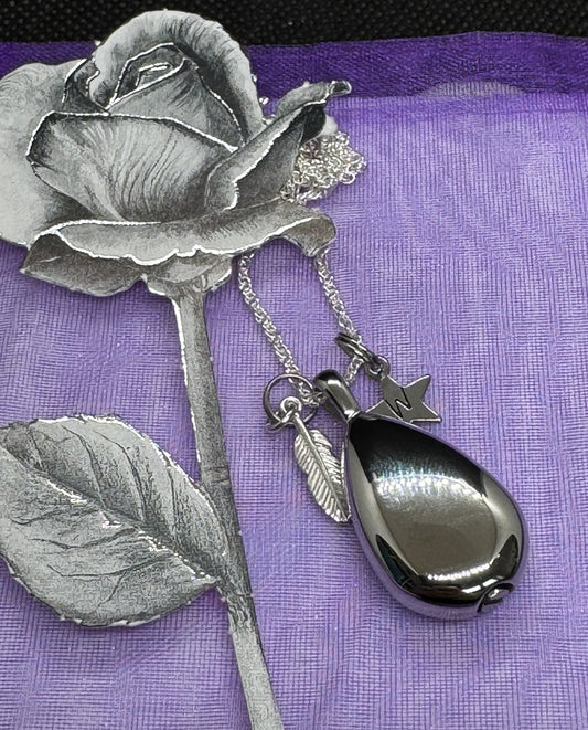 Handmade Memorial Jewellery - Keepsake Jewellery - Custom Ashes Jewellery