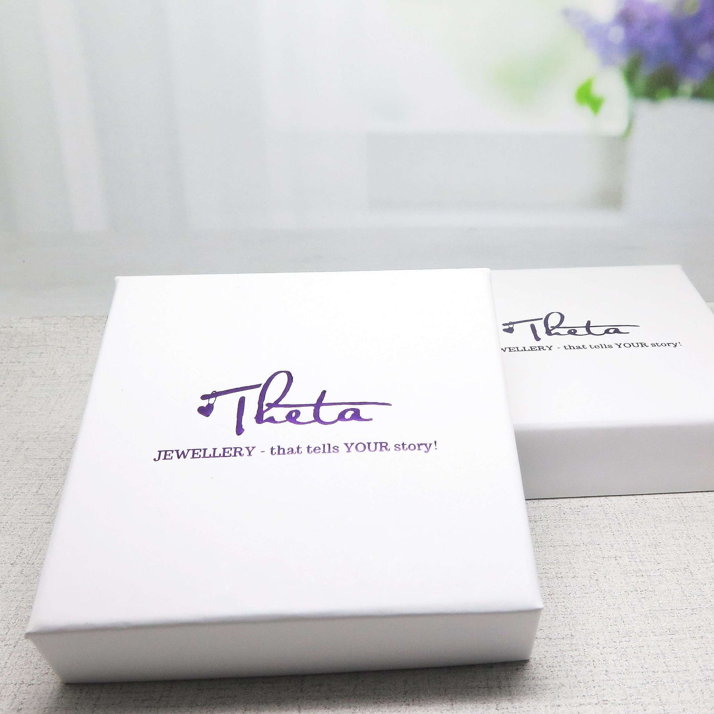 Theta gift box