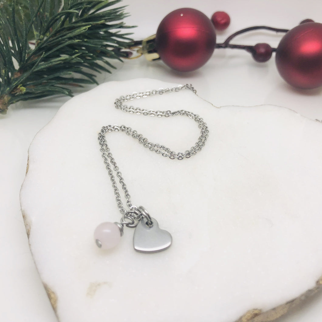 theta_jewellery_Initial heart necklace with rose quartz gemstone